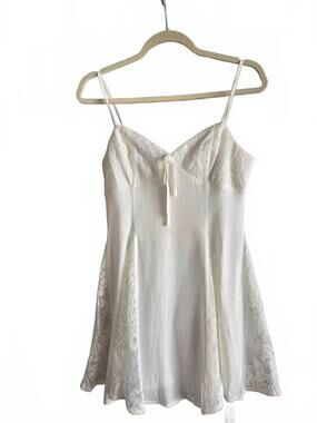 NEW LE LIS women's graduation day dress in white
